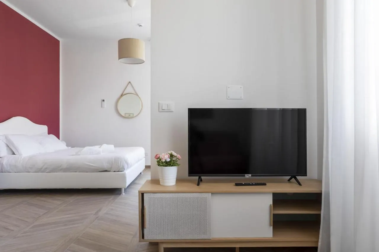 Palazzo Pedretti Halldis Apartments By Halldis Bolonya