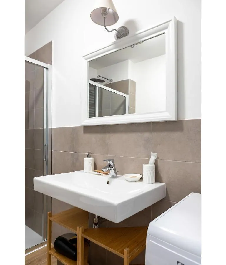 Palazzo Pedretti Halldis Apartments By Halldis Bolonya