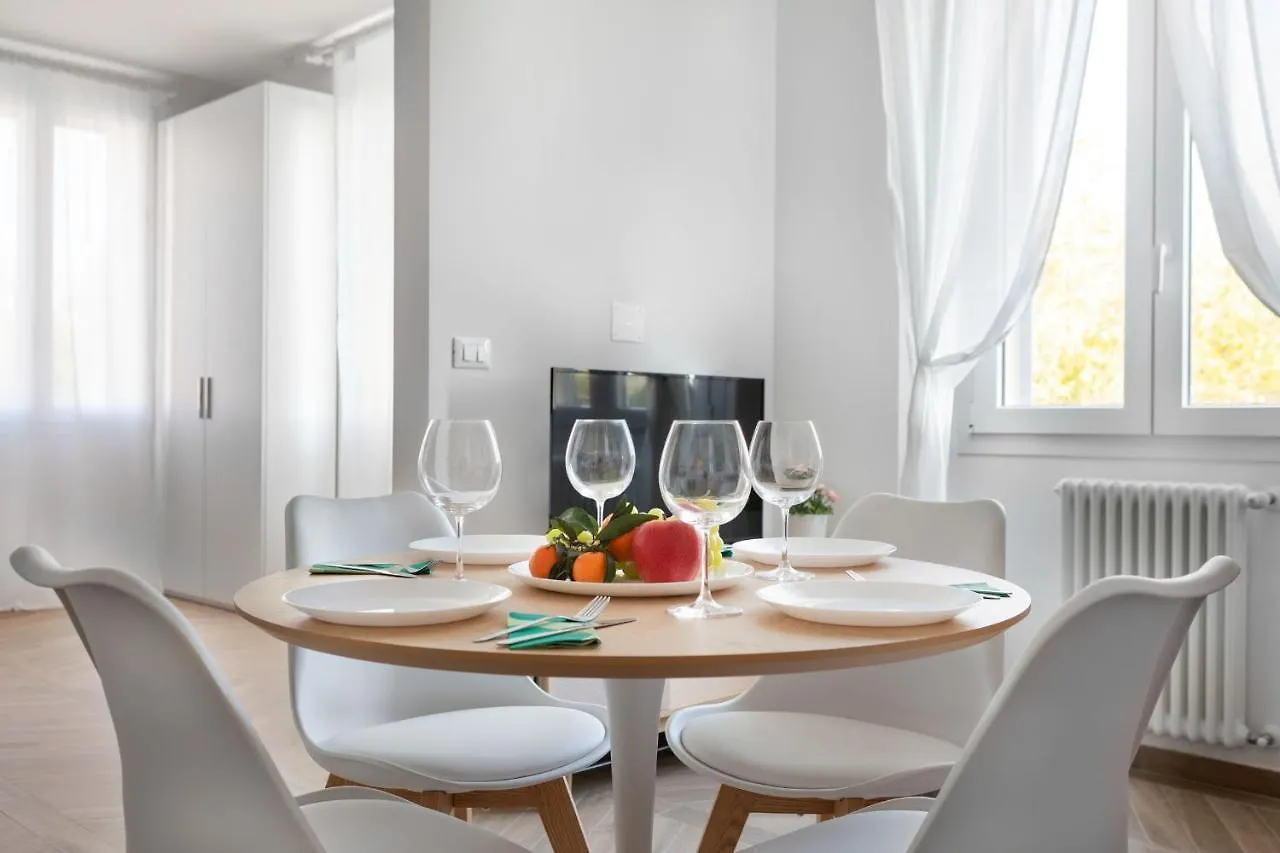 Palazzo Pedretti Halldis Apartments By Halldis Bolonya İtalya