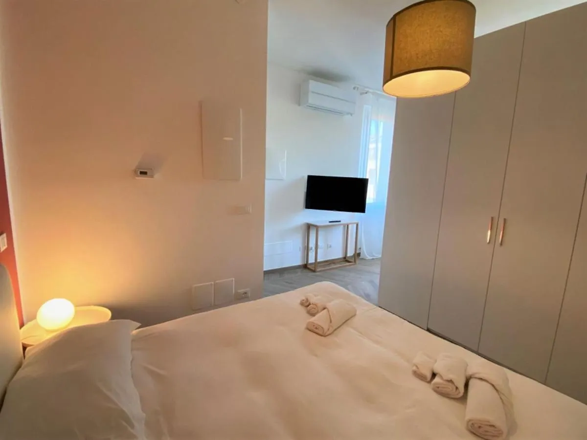 Palazzo Pedretti Halldis Apartments By Halldis Bolonya