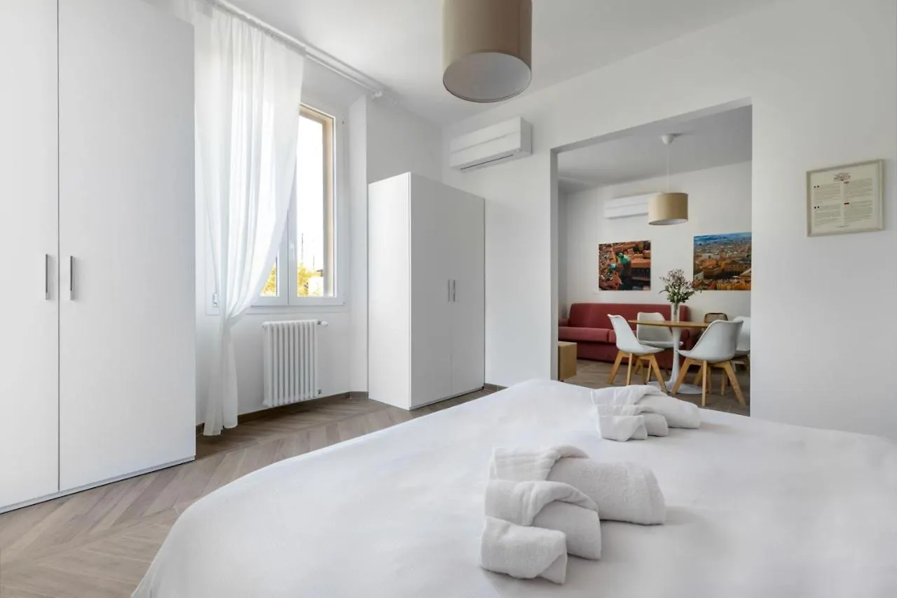 Palazzo Pedretti Halldis Apartments By Halldis Bolonya